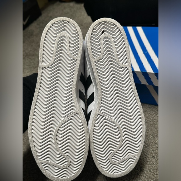 Women’s Adidas Superstar - Picture 3 of 3